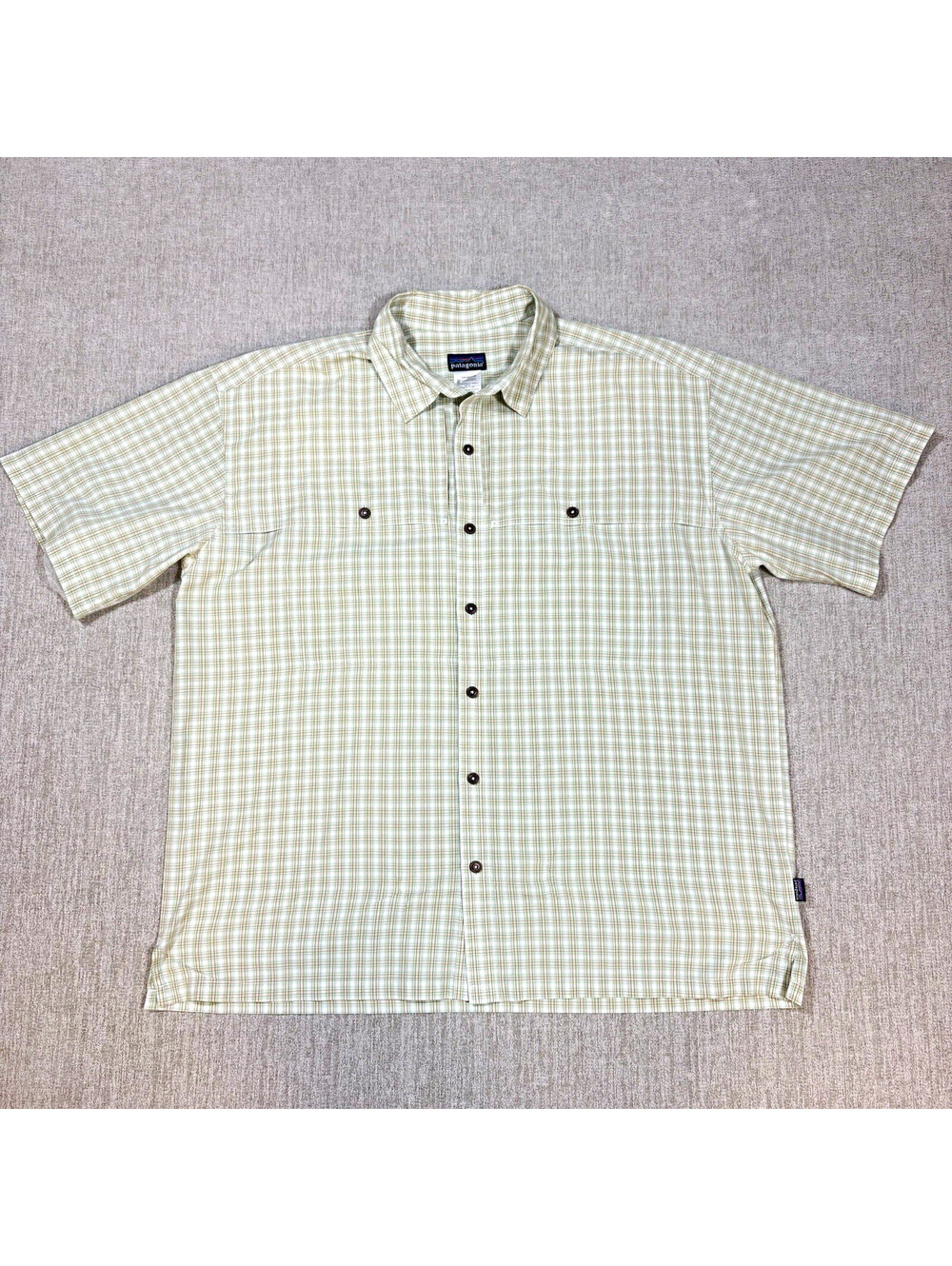 Patagonia Mens XL Beige Green Plaid Short Sleeve Button Up Shirt Organic Cotton